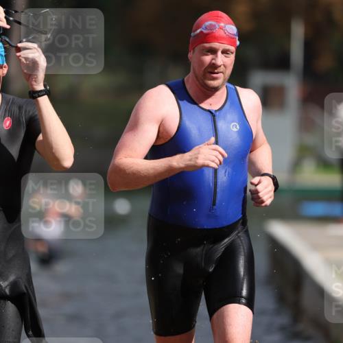 14.09.2025 - Stadtparktriathlon Michael Strokosch http://msf.ph/oto/8872311 14.09.2025 11:52:08 Schwimmen 1143, 1160, 1193, 1211 meine-sportfotos.de