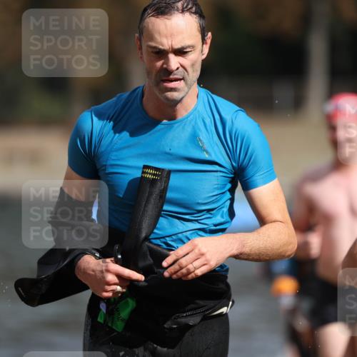 14.09.2025 - Stadtparktriathlon Michael Strokosch http://msf.ph/oto/8872349 14.09.2025 11:52:25 Schwimmen 1128, 1150, 1156, 1171, 1187, 1202 meine-sportfotos.de