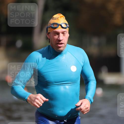 14.09.2025 - Stadtparktriathlon Michael Strokosch http://msf.ph/oto/8872367 14.09.2025 11:52:30 Schwimmen 1128, 1187, 1202 meine-sportfotos.de