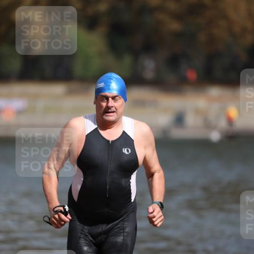 14.09.2025 - Stadtparktriathlon Michael Strokosch http://msf.ph/oto/8872374 14.09.2025 11:52:57 Schwimmen 1126, 1169 meine-sportfotos.de