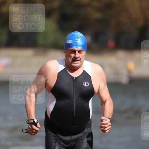 14.09.2025 - Stadtparktriathlon Michael Strokosch http://msf.ph/oto/8872381 14.09.2025 11:52:58 Schwimmen 1126, 1169 meine-sportfotos.de