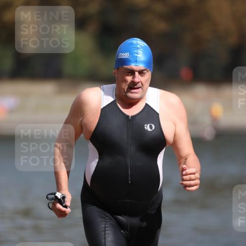 14.09.2025 - Stadtparktriathlon Michael Strokosch http://msf.ph/oto/8872382 14.09.2025 11:52:58 Schwimmen 1126, 1169 meine-sportfotos.de