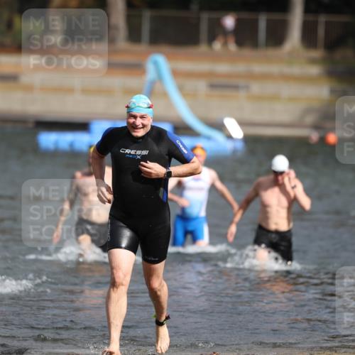 14.09.2025 - Stadtparktriathlon Michael Strokosch http://msf.ph/oto/8872386 14.09.2025 11:53:02 Schwimmen 1126, 1155, 1169, 1182, 1192, 1220 meine-sportfotos.de