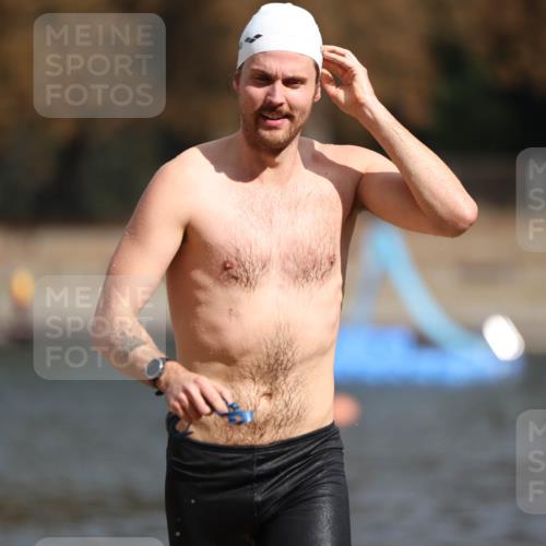 14.09.2025 - Stadtparktriathlon Michael Strokosch http://msf.ph/oto/8872439 14.09.2025 11:53:17 Schwimmen 1184, 1220 meine-sportfotos.de