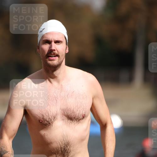 14.09.2025 - Stadtparktriathlon Michael Strokosch http://msf.ph/oto/8872444 14.09.2025 11:53:17 Schwimmen 1184, 1220 meine-sportfotos.de