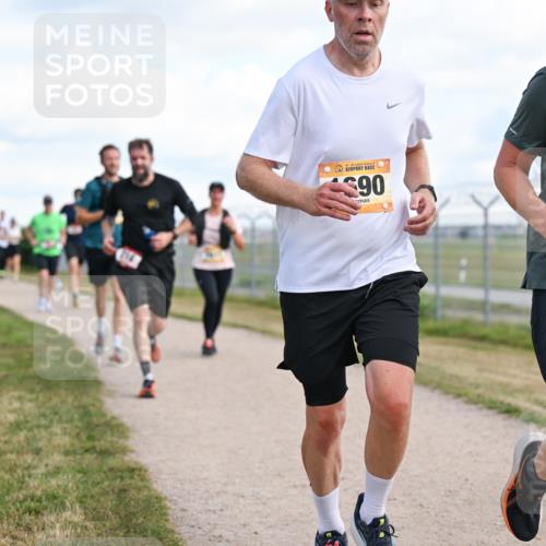 14.09.2025 - Airport Race Dr. Thomas Lammeyer http://msf.ph/oto/8872453 14.09.2025 12:17:07 Laufen 90, 1647 meine-sportfotos.de