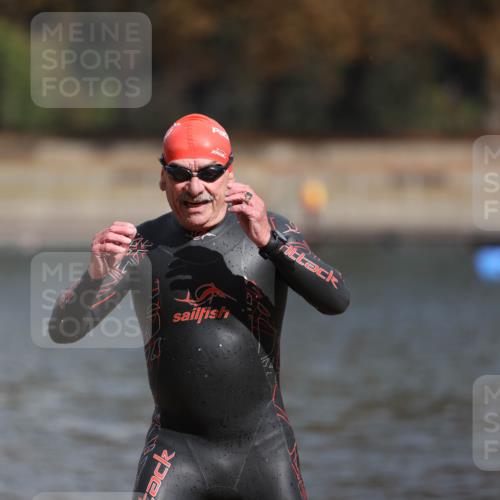 14.09.2025 - Stadtparktriathlon Michael Strokosch http://msf.ph/oto/8872461 14.09.2025 11:53:35 Schwimmen 1157, 1175, 1213 meine-sportfotos.de
