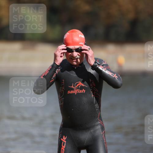 14.09.2025 - Stadtparktriathlon Michael Strokosch http://msf.ph/oto/8872463 14.09.2025 11:53:35 Schwimmen 1157, 1175, 1213 meine-sportfotos.de
