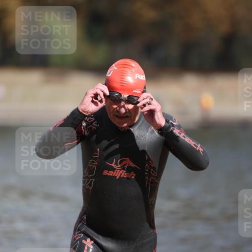 14.09.2025 - Stadtparktriathlon Michael Strokosch http://msf.ph/oto/8872466 14.09.2025 11:53:35 Schwimmen 1157, 1175, 1213 meine-sportfotos.de