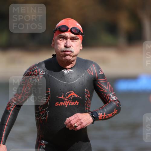 14.09.2025 - Stadtparktriathlon Michael Strokosch http://msf.ph/oto/8872470 14.09.2025 11:53:36 Schwimmen 1157, 1175, 1213 meine-sportfotos.de