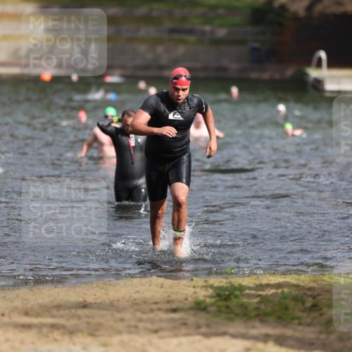 14.09.2025 - Stadtparktriathlon Michael Strokosch http://msf.ph/oto/8872476 14.09.2025 11:53:41 Schwimmen 1157, 1175, 1213 meine-sportfotos.de