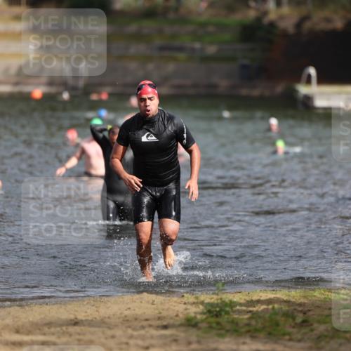 14.09.2025 - Stadtparktriathlon Michael Strokosch http://msf.ph/oto/8872481 14.09.2025 11:53:42 Schwimmen 1157, 1213 meine-sportfotos.de