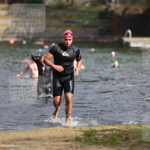 14.09.2025 - Stadtparktriathlon Michael Strokosch http://msf.ph/oto/8872483 14.09.2025 11:53:42 Schwimmen 1157, 1213 meine-sportfotos.de