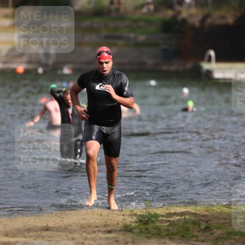 14.09.2025 - Stadtparktriathlon Michael Strokosch http://msf.ph/oto/8872484 14.09.2025 11:53:42 Schwimmen 1157, 1213 meine-sportfotos.de