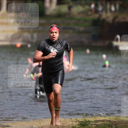 14.09.2025 - Stadtparktriathlon Michael Strokosch http://msf.ph/oto/8872490 14.09.2025 11:53:44 Schwimmen 1157 meine-sportfotos.de