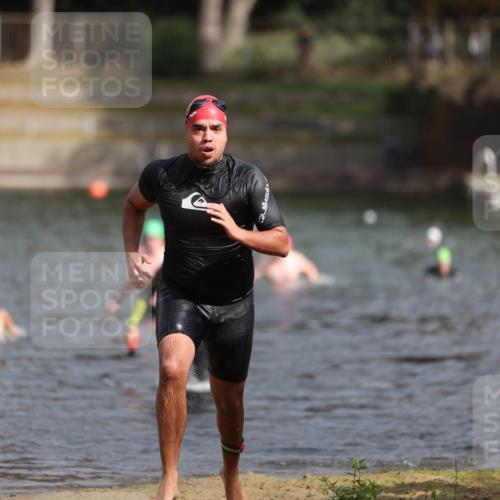 14.09.2025 - Stadtparktriathlon Michael Strokosch http://msf.ph/oto/8872493 14.09.2025 11:53:44 Schwimmen 1157 meine-sportfotos.de