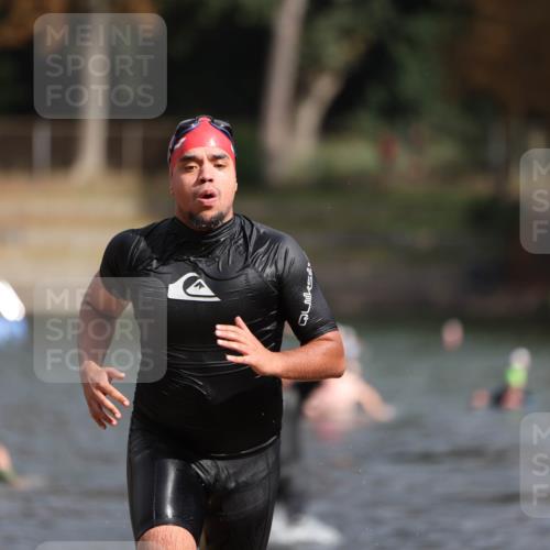 14.09.2025 - Stadtparktriathlon Michael Strokosch http://msf.ph/oto/8872501 14.09.2025 11:53:45 Schwimmen 1157 meine-sportfotos.de