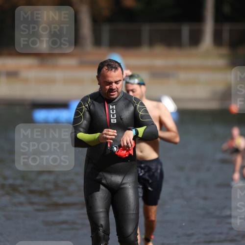 14.09.2025 - Stadtparktriathlon Michael Strokosch http://msf.ph/oto/8872510 14.09.2025 11:53:56 Schwimmen 1141, 1149, 1152, 1218 meine-sportfotos.de