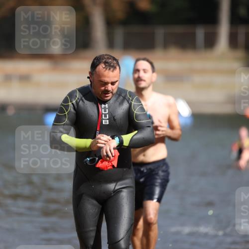 14.09.2025 - Stadtparktriathlon Michael Strokosch http://msf.ph/oto/8872517 14.09.2025 11:53:57 Schwimmen 1141, 1149, 1152, 1218 meine-sportfotos.de