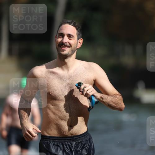 14.09.2025 - Stadtparktriathlon Michael Strokosch http://msf.ph/oto/8872532 14.09.2025 11:54:00 Schwimmen 1141, 1149, 1152, 1218 meine-sportfotos.de