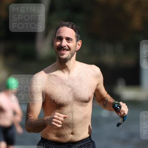 14.09.2025 - Stadtparktriathlon Michael Strokosch http://msf.ph/oto/8872534 14.09.2025 11:54:00 Schwimmen 1141, 1149, 1152, 1218 meine-sportfotos.de