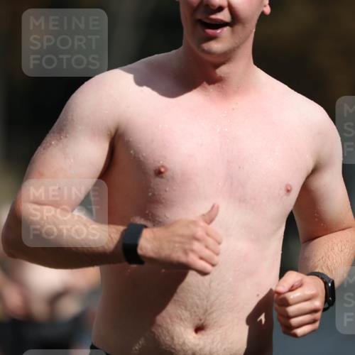 14.09.2025 - Stadtparktriathlon Michael Strokosch http://msf.ph/oto/8872544 14.09.2025 11:54:06 Schwimmen 1149, 1152, 1200 meine-sportfotos.de