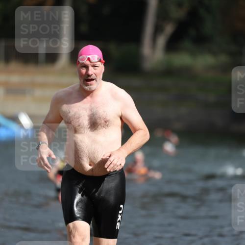 14.09.2025 - Stadtparktriathlon Michael Strokosch http://msf.ph/oto/8872547 14.09.2025 11:54:07 Schwimmen 1149, 1152, 1200 meine-sportfotos.de