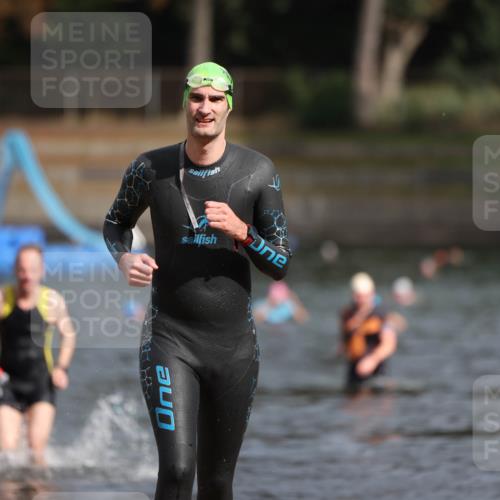 14.09.2025 - Stadtparktriathlon Michael Strokosch http://msf.ph/oto/8872566 14.09.2025 11:54:16 Schwimmen 1176, 1200 meine-sportfotos.de