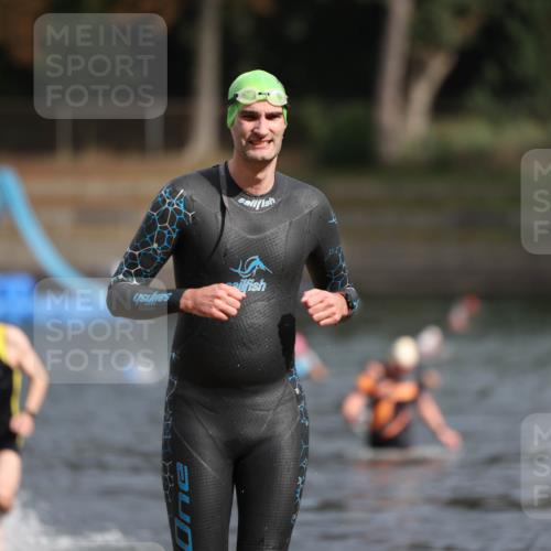 14.09.2025 - Stadtparktriathlon Michael Strokosch http://msf.ph/oto/8872569 14.09.2025 11:54:16 Schwimmen 1176, 1200 meine-sportfotos.de