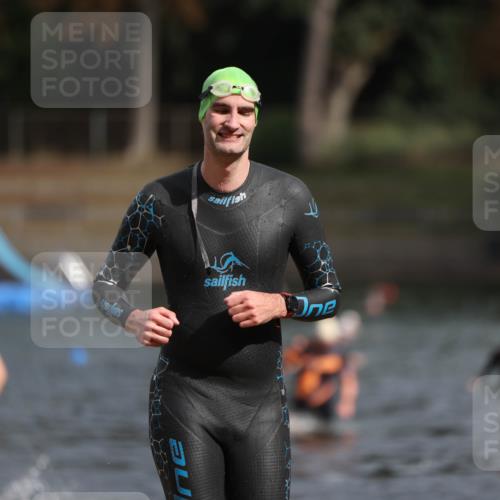 14.09.2025 - Stadtparktriathlon Michael Strokosch http://msf.ph/oto/8872572 14.09.2025 11:54:17 Schwimmen 1176, 1200 meine-sportfotos.de