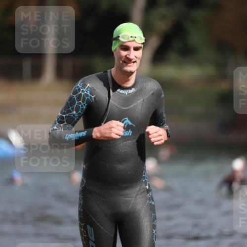 14.09.2025 - Stadtparktriathlon Michael Strokosch http://msf.ph/oto/8872573 14.09.2025 11:54:17 Schwimmen 1176, 1200 meine-sportfotos.de