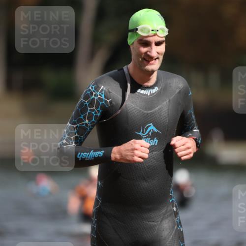 14.09.2025 - Stadtparktriathlon Michael Strokosch http://msf.ph/oto/8872578 14.09.2025 11:54:18 Schwimmen 1176, 1200, 1210 meine-sportfotos.de