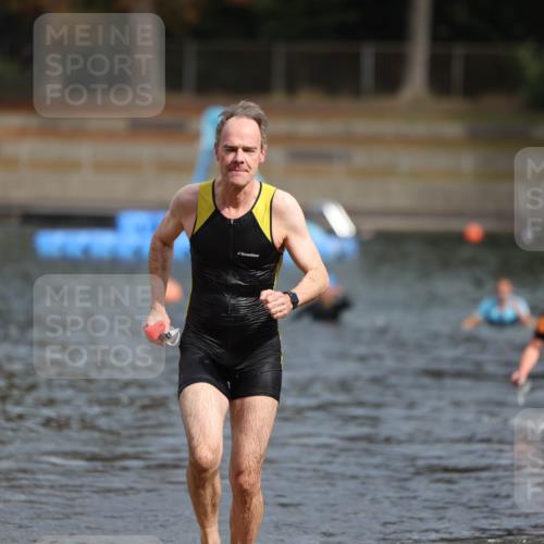 14.09.2025 - Stadtparktriathlon Michael Strokosch http://msf.ph/oto/8872581 14.09.2025 11:54:20 Schwimmen 1176, 1200, 1210 meine-sportfotos.de