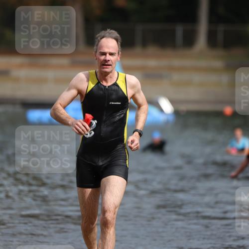 14.09.2025 - Stadtparktriathlon Michael Strokosch http://msf.ph/oto/8872584 14.09.2025 11:54:21 Schwimmen 1176, 1200, 1210 meine-sportfotos.de