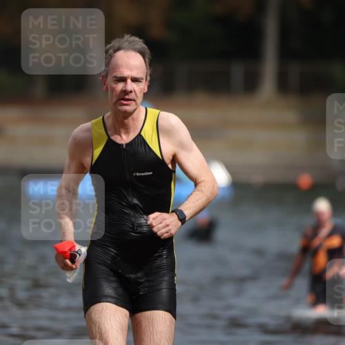14.09.2025 - Stadtparktriathlon Michael Strokosch http://msf.ph/oto/8872591 14.09.2025 11:54:22 Schwimmen 1176, 1200, 1210 meine-sportfotos.de