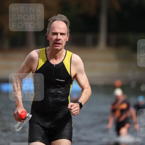 14.09.2025 - Stadtparktriathlon Michael Strokosch http://msf.ph/oto/8872592 14.09.2025 11:54:22 Schwimmen 1176, 1200, 1210 meine-sportfotos.de