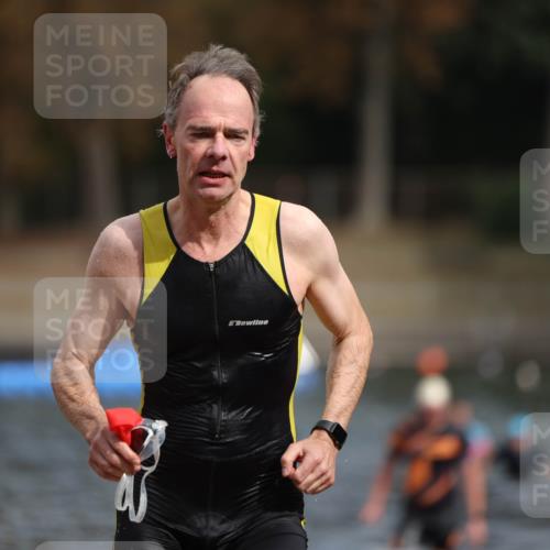 14.09.2025 - Stadtparktriathlon Michael Strokosch http://msf.ph/oto/8872594 14.09.2025 11:54:23 Schwimmen 1176, 1210 meine-sportfotos.de