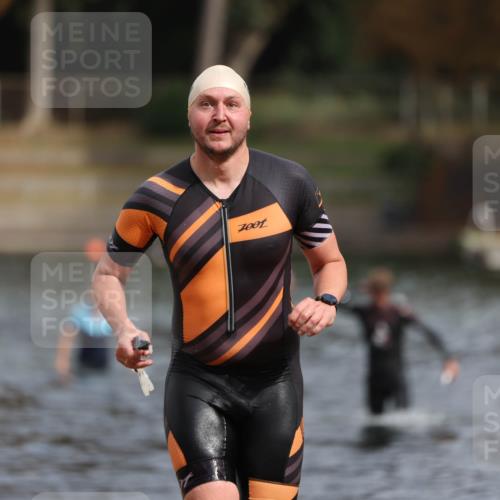 14.09.2025 - Stadtparktriathlon Michael Strokosch http://msf.ph/oto/8872608 14.09.2025 11:54:31 Schwimmen 1158, 1210 meine-sportfotos.de