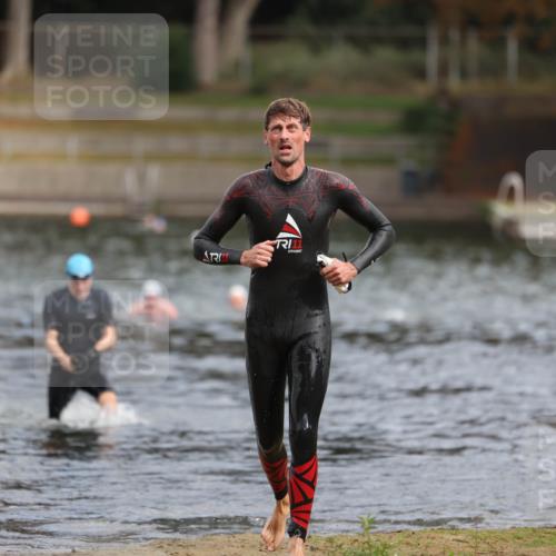 14.09.2025 - Stadtparktriathlon Michael Strokosch http://msf.ph/oto/8872625 14.09.2025 11:54:40 Schwimmen 1158, 1197 meine-sportfotos.de