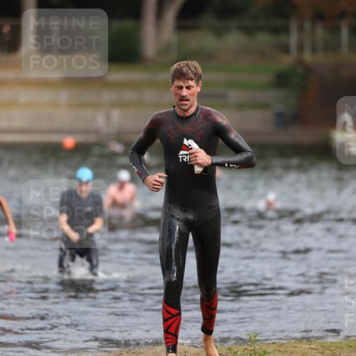 14.09.2025 - Stadtparktriathlon Michael Strokosch http://msf.ph/oto/8872626 14.09.2025 11:54:40 Schwimmen 1158, 1197 meine-sportfotos.de