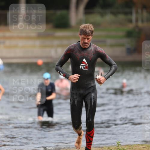 14.09.2025 - Stadtparktriathlon Michael Strokosch http://msf.ph/oto/8872628 14.09.2025 11:54:41 Schwimmen 1158, 1167, 1197 meine-sportfotos.de