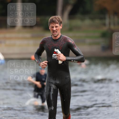 14.09.2025 - Stadtparktriathlon Michael Strokosch http://msf.ph/oto/8872631 14.09.2025 11:54:42 Schwimmen 1158, 1167, 1197 meine-sportfotos.de