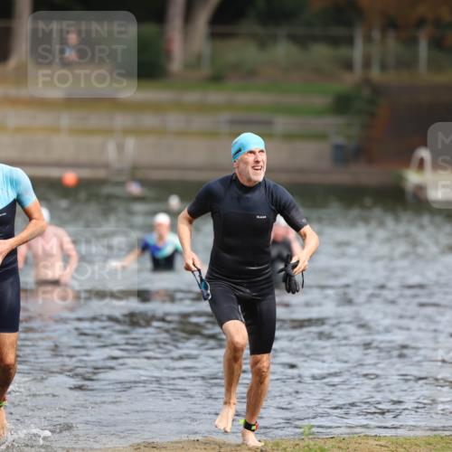 14.09.2025 - Stadtparktriathlon Michael Strokosch http://msf.ph/oto/8872644 14.09.2025 11:54:49 Schwimmen 1142, 1167, 1197 meine-sportfotos.de