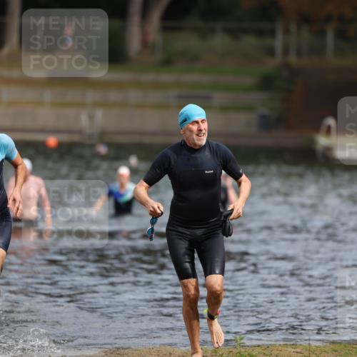 14.09.2025 - Stadtparktriathlon Michael Strokosch http://msf.ph/oto/8872645 14.09.2025 11:54:49 Schwimmen 1142, 1167, 1197 meine-sportfotos.de