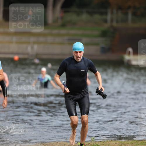 14.09.2025 - Stadtparktriathlon Michael Strokosch http://msf.ph/oto/8872647 14.09.2025 11:54:49 Schwimmen 1142, 1167, 1197 meine-sportfotos.de