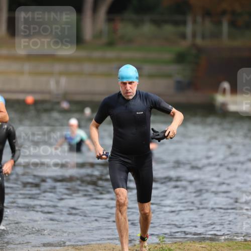 14.09.2025 - Stadtparktriathlon Michael Strokosch http://msf.ph/oto/8872649 14.09.2025 11:54:49 Schwimmen 1142, 1167, 1197 meine-sportfotos.de