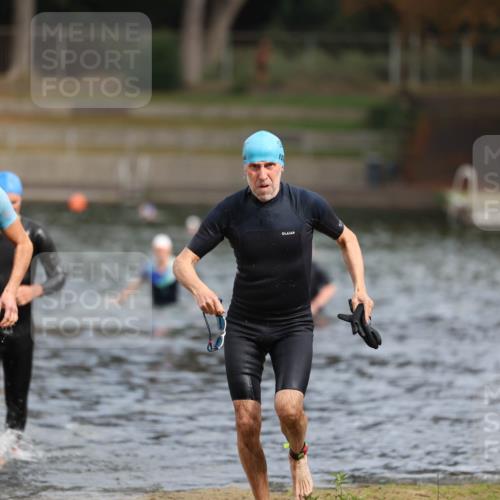 14.09.2025 - Stadtparktriathlon Michael Strokosch http://msf.ph/oto/8872650 14.09.2025 11:54:50 Schwimmen 1142, 1167, 1197 meine-sportfotos.de
