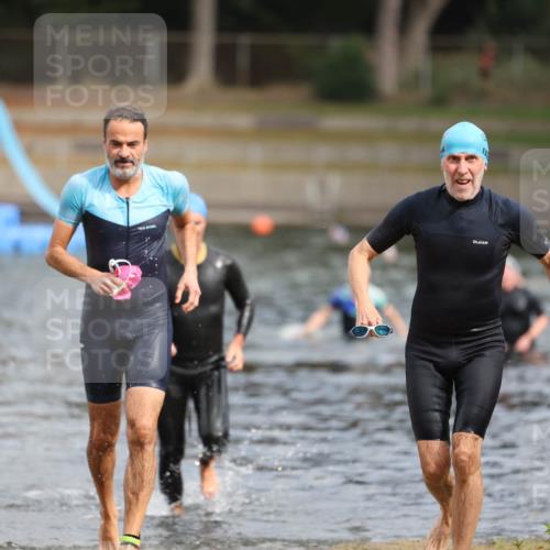 14.09.2025 - Stadtparktriathlon Michael Strokosch http://msf.ph/oto/8872652 14.09.2025 11:54:50 Schwimmen 1142, 1167, 1197 meine-sportfotos.de