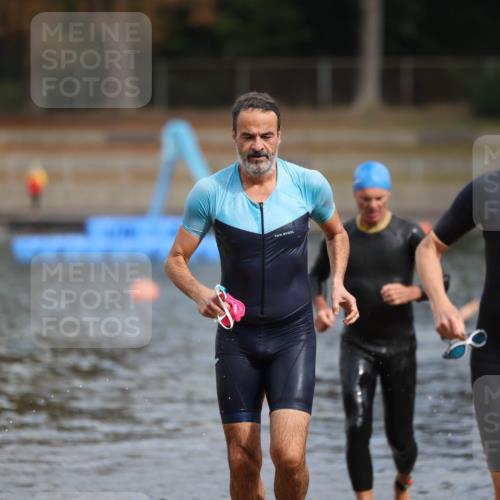 14.09.2025 - Stadtparktriathlon Michael Strokosch http://msf.ph/oto/8872656 14.09.2025 11:54:51 Schwimmen 1142, 1167, 1197 meine-sportfotos.de