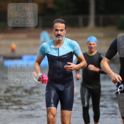 14.09.2025 - Stadtparktriathlon Michael Strokosch http://msf.ph/oto/8872659 14.09.2025 11:54:52 Schwimmen 1142, 1167, 1197 meine-sportfotos.de